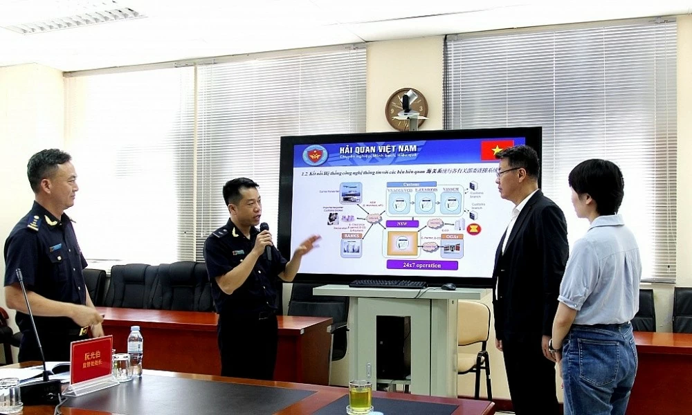 Tăng tốc hơn nữa những 'chuyến tàu' hợp tác kinh tế - thương mại Việt Nam-Trung Quốc Tăng tốc hơn nữa những 'chuyến tàu' hợp tác kinh tế - thương mại Việt Nam-Trung Quốc