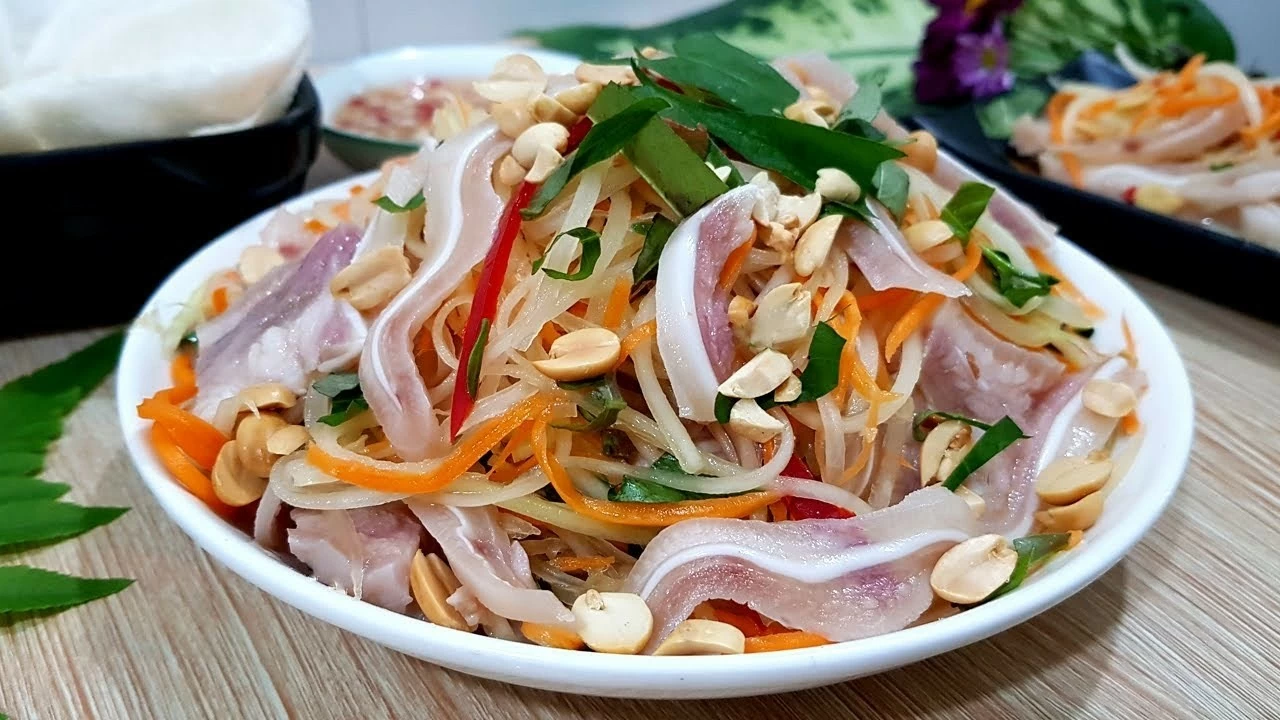 Giá heo hơi hôm nay 23/8: tăng nhẹ một vài nơi; Nhập khẩu thịt heo tăng mạnh, ngành chăn nuôi lo mất thị phần. (Nguồn: Vincom) Giá heo hơi hôm nay 23/8: tăng nhẹ một vài nơi; Nhập khẩu thịt heo tăng mạnh, ngành chăn nuôi lo mất thị phần. (Nguồn: Vincom)