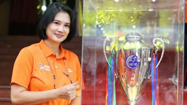 Hoa khôi bóng chuyền Phạm Kim Huệ 20 năm đồng hành cùng VTV Cup