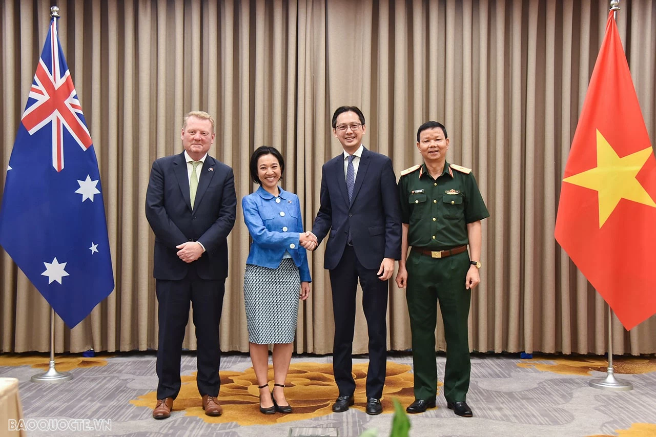 Deputy FM Do Hung Viet, Australian counterpart co-chair 9th diplomacy-defence dialogue in Hanoi