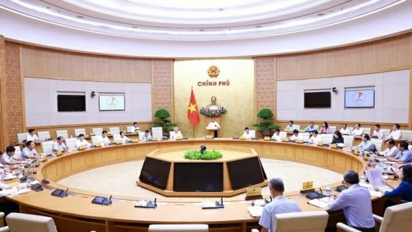 PM Pham Minh Chinh chairs meeting to discusses building of three draft laws