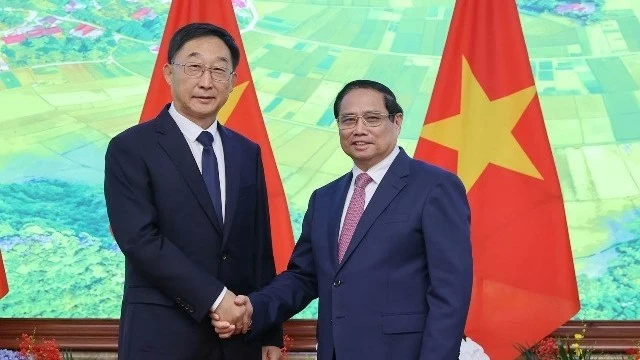 PM Pham Minh Chinh receives China’s Guangxi Party Secretary asking enhance infrastructure connectivity