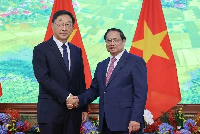 PM Pham Minh Chinh receives China’s Guangxi Party Secretary asking enhance infrastructure connectivity