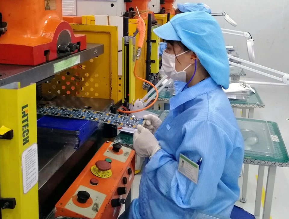 Sản xuất linh kiện bán dẫn tại doanh nghiệp FDI tại Việt Nam. Ảnh: Hoài Nam Sản xuất linh kiện bán dẫn tại doanh nghiệp FDI tại Việt Nam. Ảnh: Hoài Nam