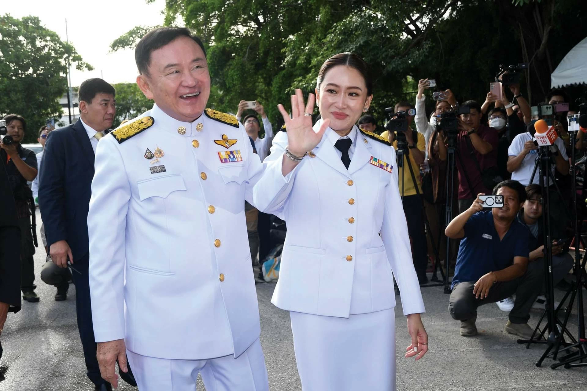 Tân Thủ tướng Paetongtarn Shinawatra và Cựu Thủ tướng Thaksin Shinawatra tại Bangkok, ngày 18/8. (Nguồn: Bangkok Post)