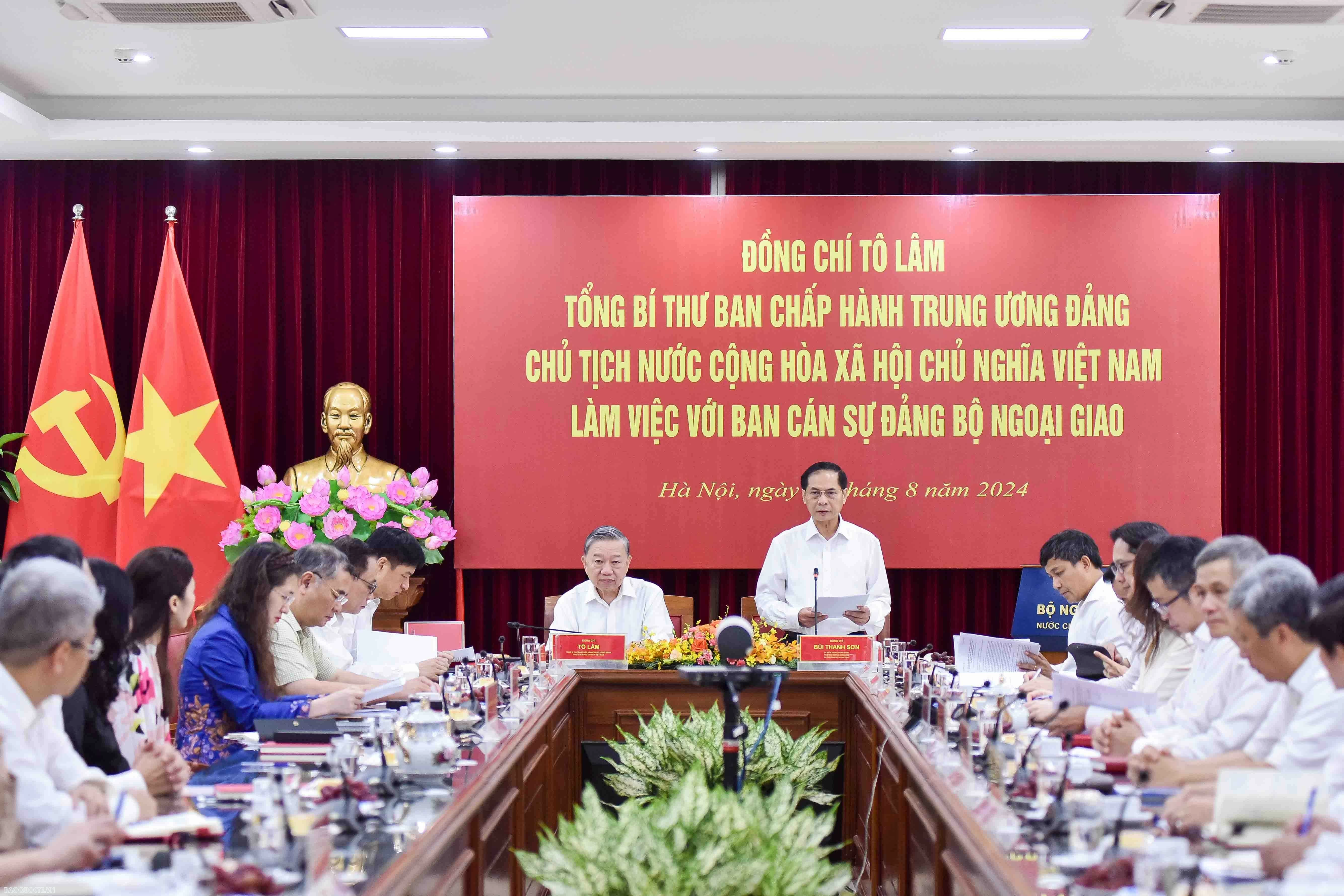 Tổng Bí thư, Chủ tịch nước Tô Lâm làm việc với Ban cán sự đảng Bộ Ngoại giao