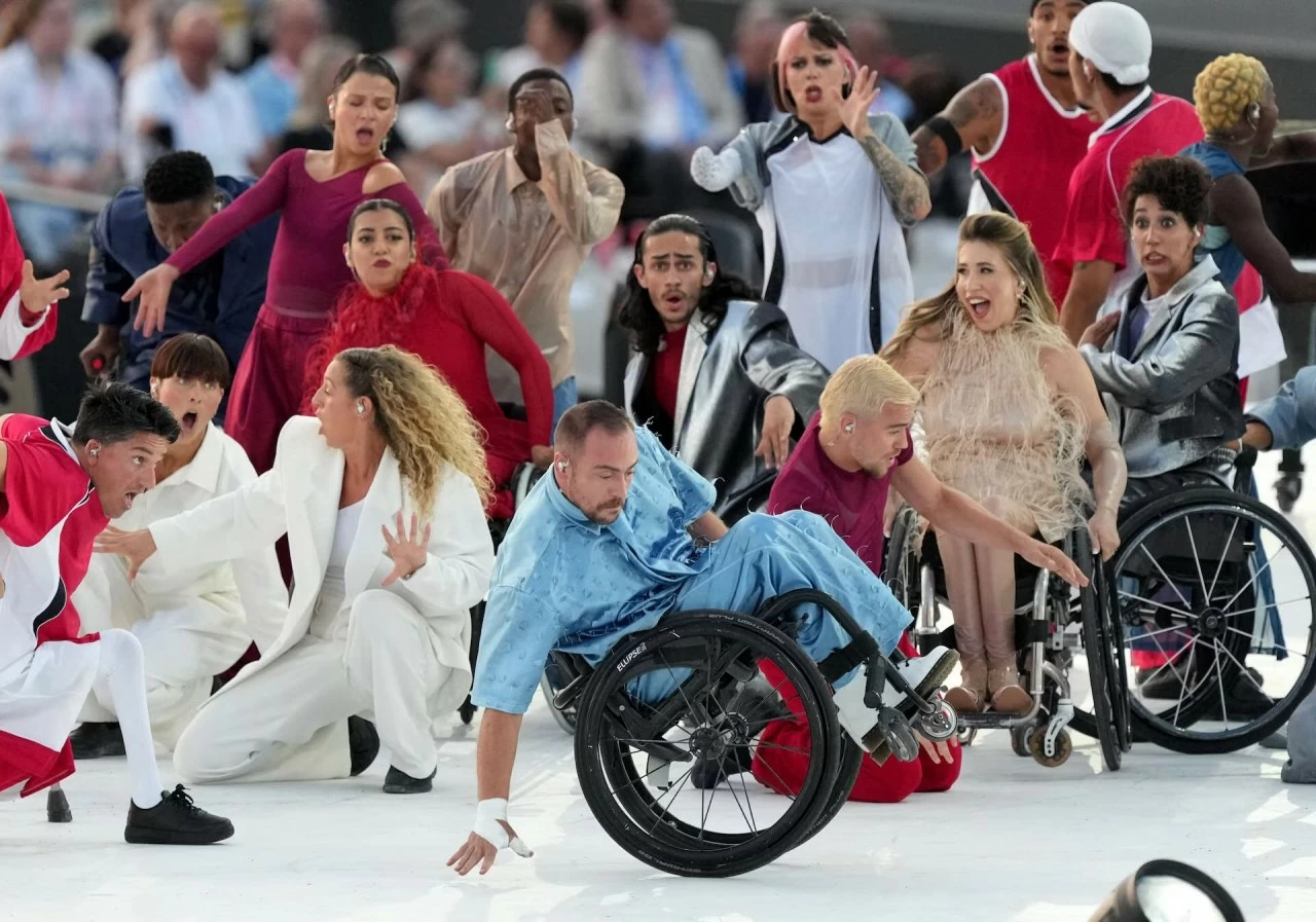 Hình ảnh ấn tượng tại lễ khai mạc Paralympic Paris 2024