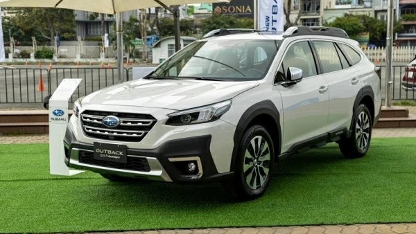 Subaru Outback giảm giá cực sâu lên tới 403 triệu đồng tại Việt Nam