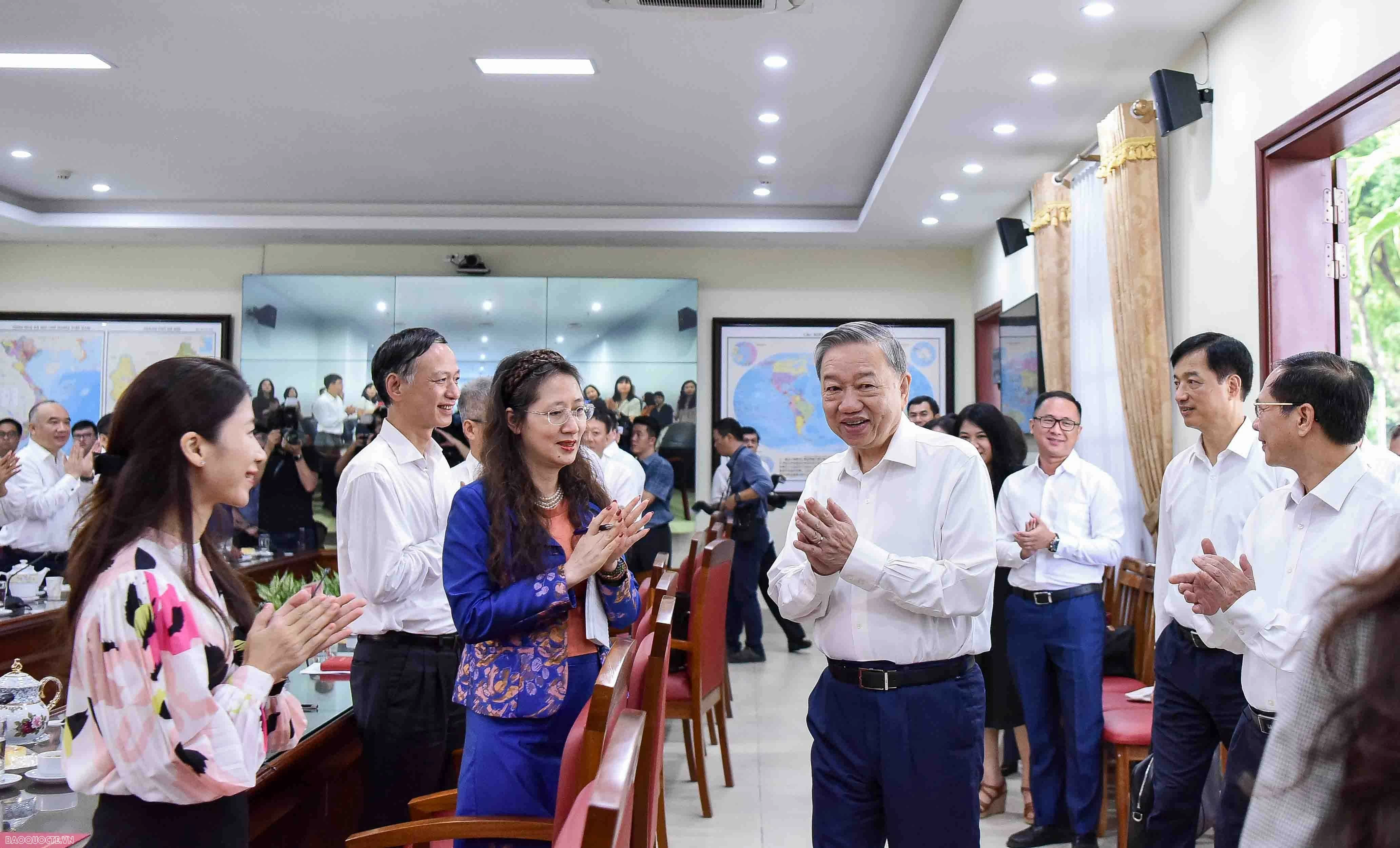 Tổng Bí thư, Chủ tịch nước: Ngoại giao Việt Nam phải vươn lên những tầm cao mới trong kỷ nguyên mới