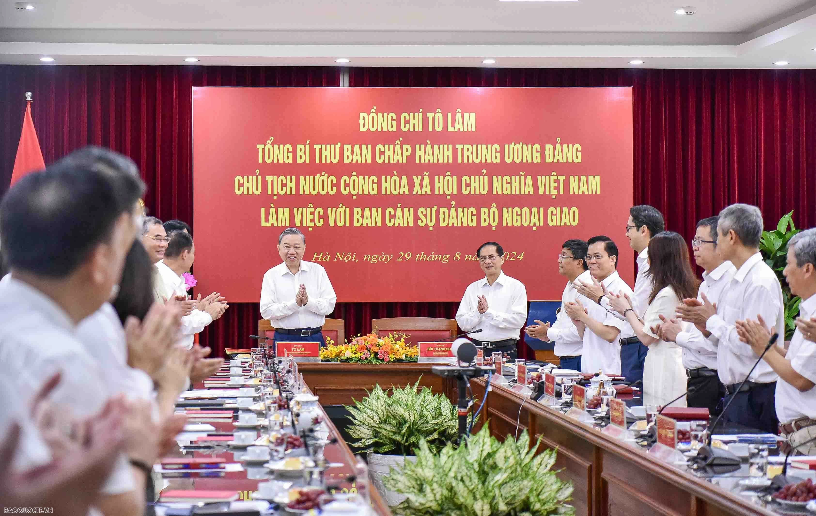 Tổng Bí thư, Chủ tịch nước: Ngoại giao Việt Nam phải vươn lên những tầm cao mới trong kỷ nguyên mới