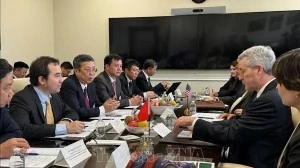 Deputy Minister Hoang Trung, US  counterprt deepen agricultural ties