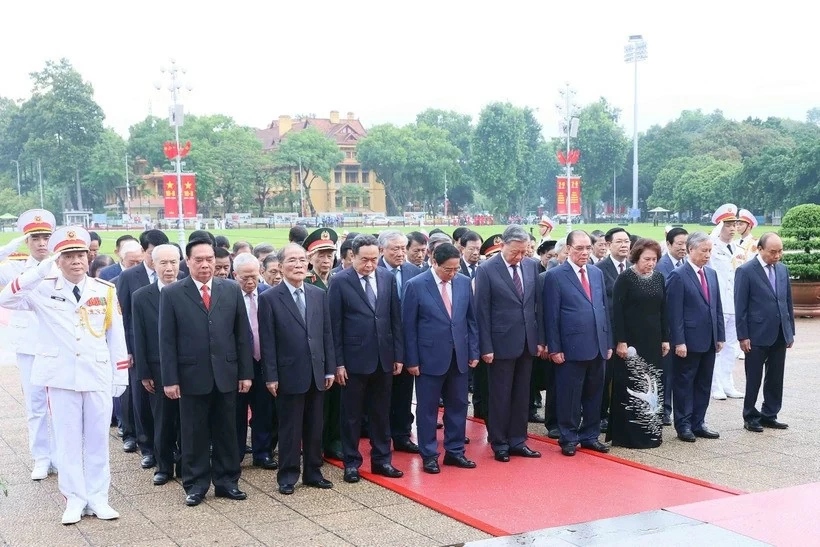 Leaders pay tribute to President Ho Chi Minh, martyrs on National Day