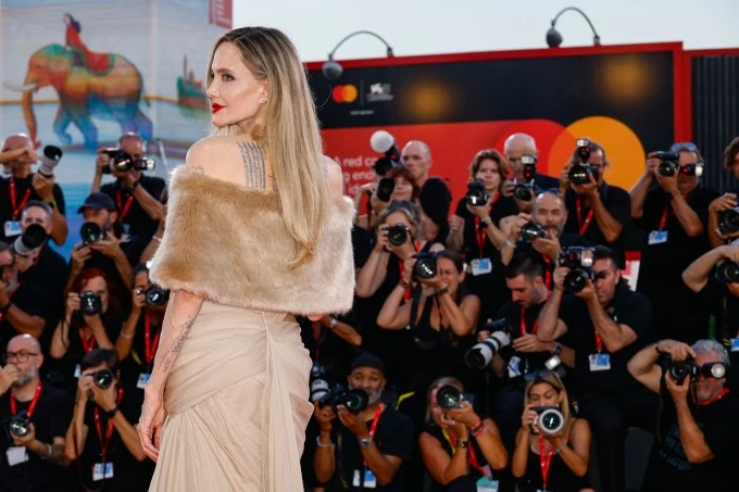 Angelina Jolie Angelina Jolie