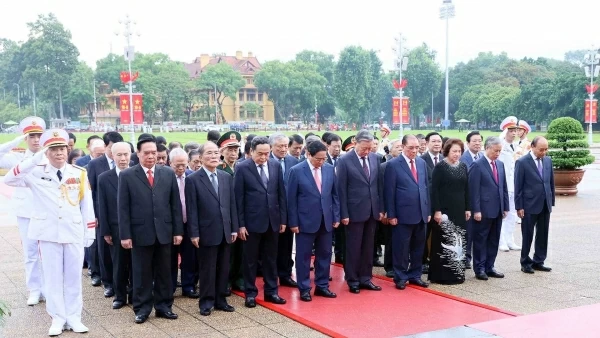 Lãnh đạo Đảng, Nhà nước viếng Chủ tịch Hồ Chí Minh và các Anh hùng liệt sĩ nhân 79 năm Quốc khánh 2/9