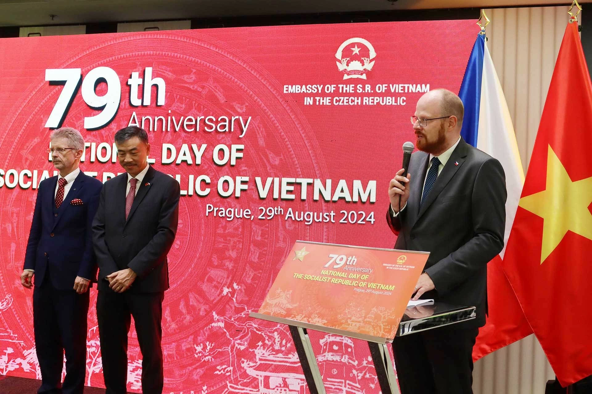 Đại sứ quán Việt Nam tại Czech long trọng tổ chức lễ kỷ niệm 79 năm Quốc khánh Đại sứ quán Việt Nam tại Czech long trọng tổ chức lễ kỷ niệm 79 năm Quốc khánh