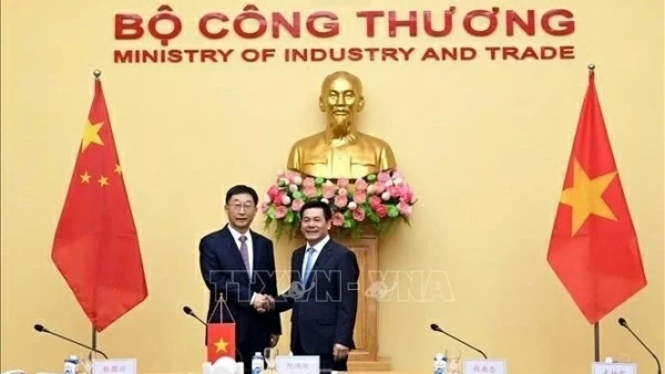 Vietnam-China strengthen economic, trade relations