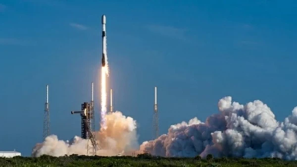 Tên lửa Falcon 9 được 'tháo xích' sau sự cố hiếm gặp