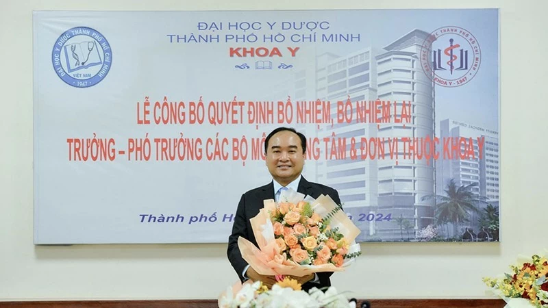 Đại học Y Dược Tp. HCM bổ nhiệm tân Trưởng bộ môn Tạo hình Thẩm mỹ