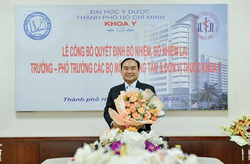 Đại học Y Dược tp. Tp. HCM bổ nhiệm tân Trưởng bộ môn Tạo hình Thẩm mỹ Đại học Y Dược tp. Tp. HCM bổ nhiệm tân Trưởng bộ môn Tạo hình Thẩm mỹ