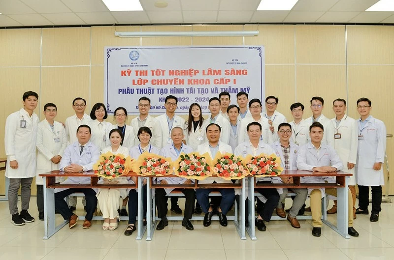 Đại học Y Dược tp. Tp. HCM bổ nhiệm tân Trưởng bộ môn Tạo hình Thẩm mỹ Đại học Y Dược tp. Tp. HCM bổ nhiệm tân Trưởng bộ môn Tạo hình Thẩm mỹ