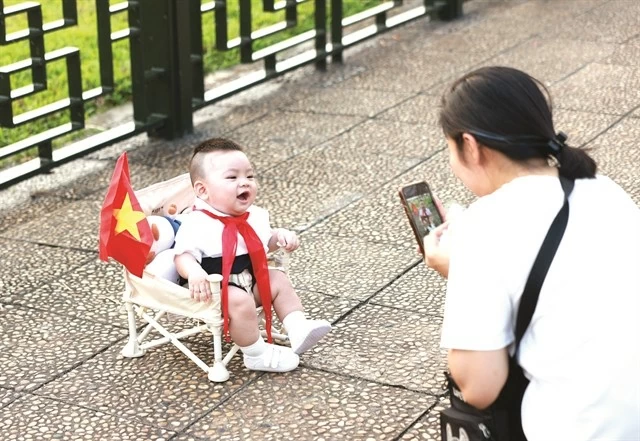 Hanoi resplendent with flags and flowers to celebrate national anniversaries