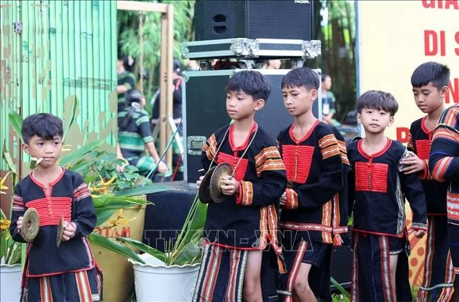Phát huy và kế thừa di sản văn hóa cồng chiêng Đắk Lắk phát huy và kế thừa di sản văn hóa cồng chiêng
