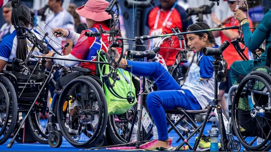 Nữ cung thủ Ấn Độ thi đấu bằng chân gây chấn động tại Paralympic 2024