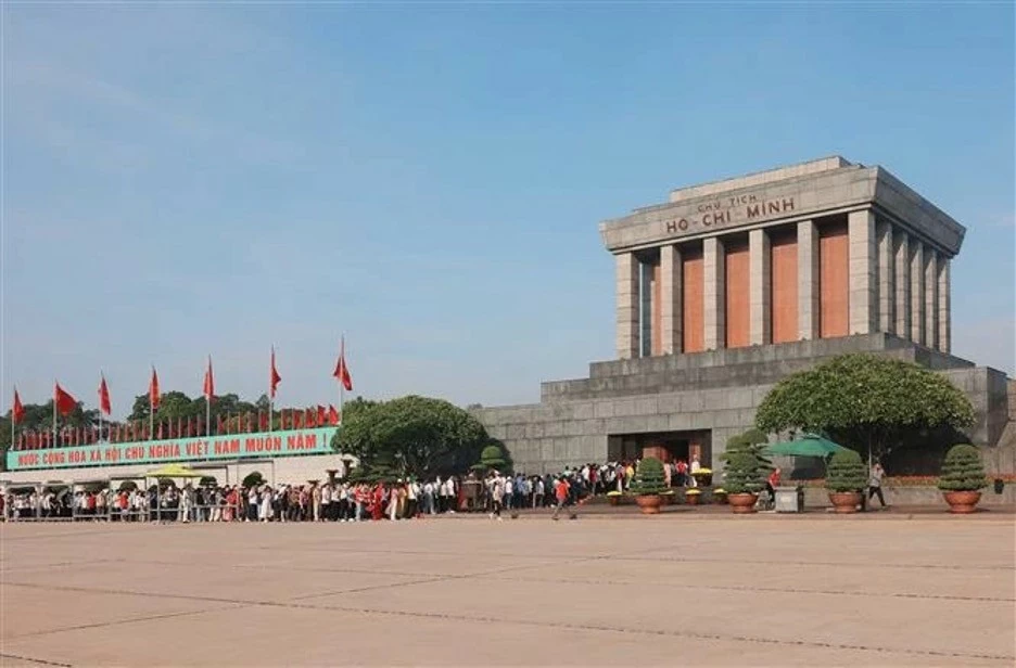 Ho Chi Minh Mausoleum welcomes over 30,500 visitors on National Day