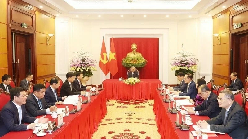 Tổng Bí thư, Chủ tịch nước Tô Lâm điện đàm với Tổng thống Đại Hàn Dân Quốc Yoon Suk Yeol. (Nguồn: TTXVN) Tổng Bí thư, Chủ tịch nước Tô Lâm điện đàm với Tổng thống Đại Hàn Dân Quốc Yoon Suk Yeol. (Nguồn: TTXVN)