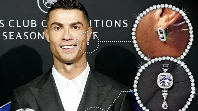 Choáng với bộ trang sức kim cương của Cristiano Ronaldo