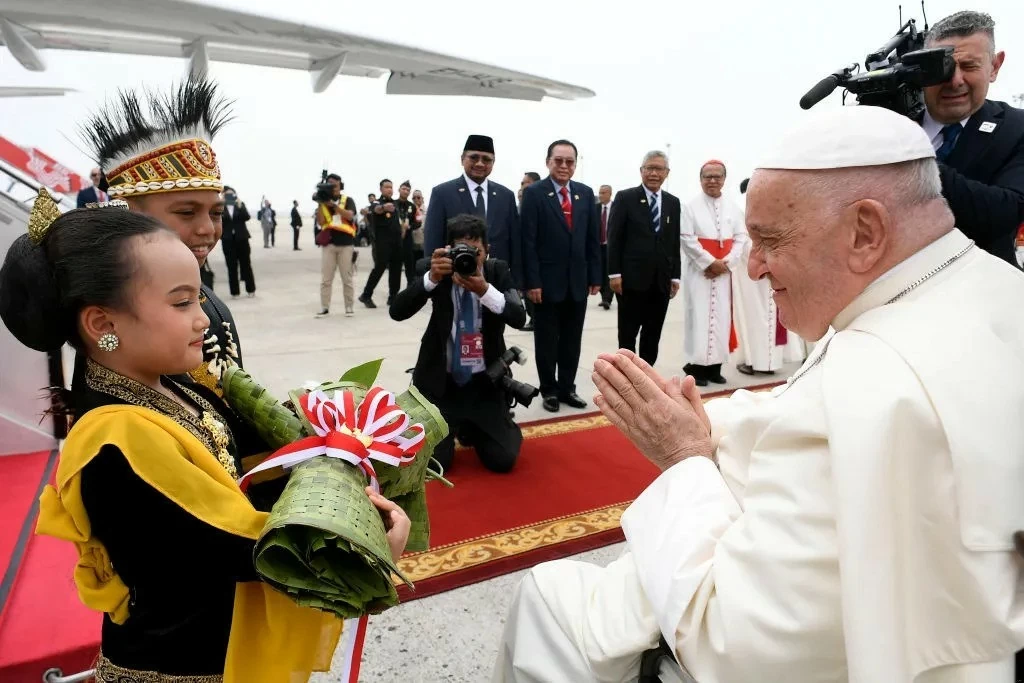 Giáo hoàng Francis công du châu Á: Bước đi thúc đẩy hòa hợp liên tôn giáo Giáo hoàng Francis công du châu Á: Bước đi thúc đẩy hòa hợp liên tôn giáo