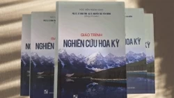 Giáo trình Nghiên cứu Hoa Kỳ: 'Trái ngọt' của hai nhà ngoại giao lâu năm và nhóm tác giả trẻ