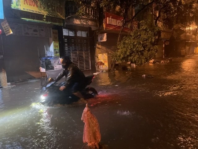 Typhoon Yagi leaves Hanoi devastated