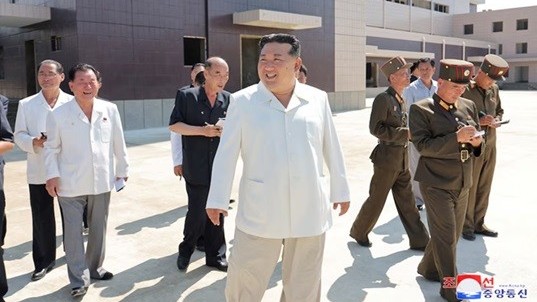 lanh dao trieu tien kim jong un thi sat can cu quan su binh nhuong dang ap u ke hoach moi