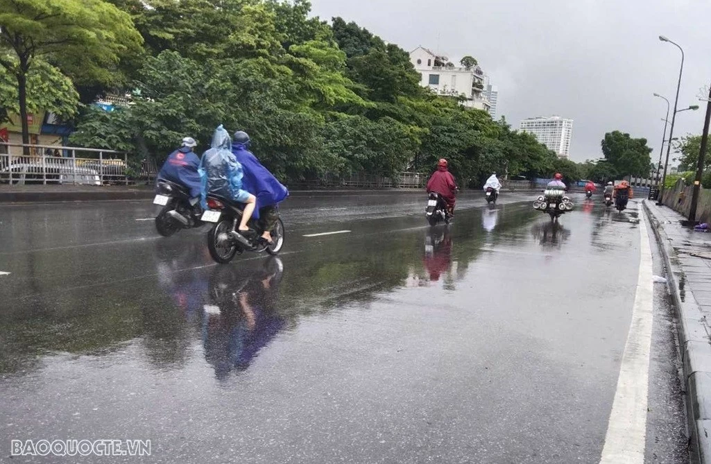 Dự báo thời tiết 10 ngày tới (8-18/9): Bắc Bộ, Thanh Hóa mưa lớn giảm dần; Trung Bộ có nắng nóng; phía Nam chiều tối mưa rào, giông rải rác