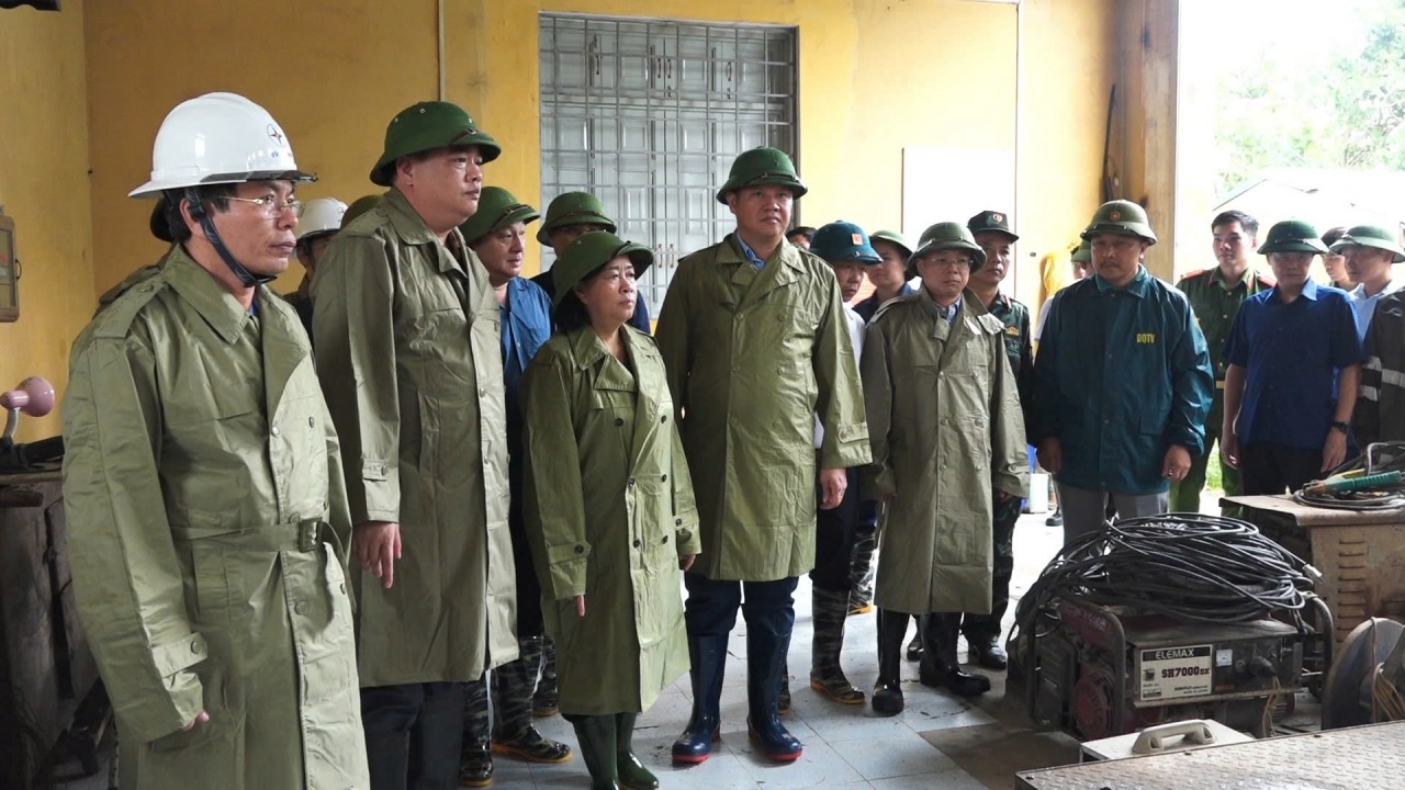 bi thu thanh uy ha noi bui thi minh hoai kiem tra chi dao cong tac khac phuc hau qua con bao so 3