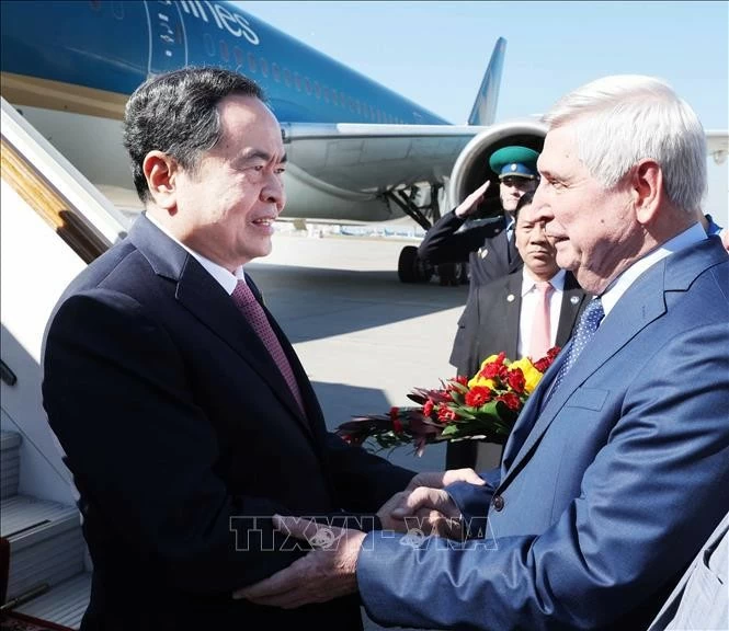 Chủ tịch Quốc hội Trần Thanh Mẫn đ&ecirc;́n Moscow, bắt đầu thăm ch&iacute;nh thức Li&ecirc;n bang Nga