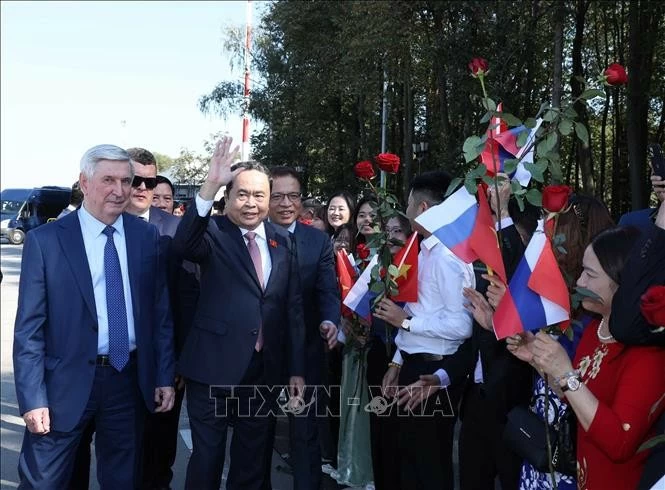 Chủ tịch Quốc hội Trần Thanh Mẫn đ&ecirc;́n Moscow, bắt đầu thăm ch&iacute;nh thức Li&ecirc;n bang Nga