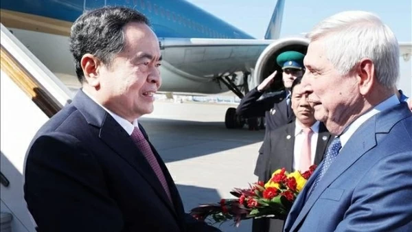 Vietnamese National Assembly Chairman begins official visit to Russia