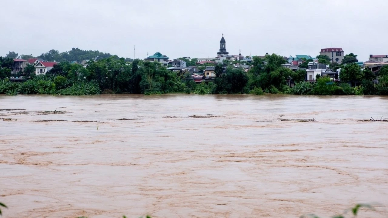 Cảnh báo lũ đặc biệt lớn trên sông Thao, lũ khẩn cấp trên sông Lô, sông Cầu, sông Thương