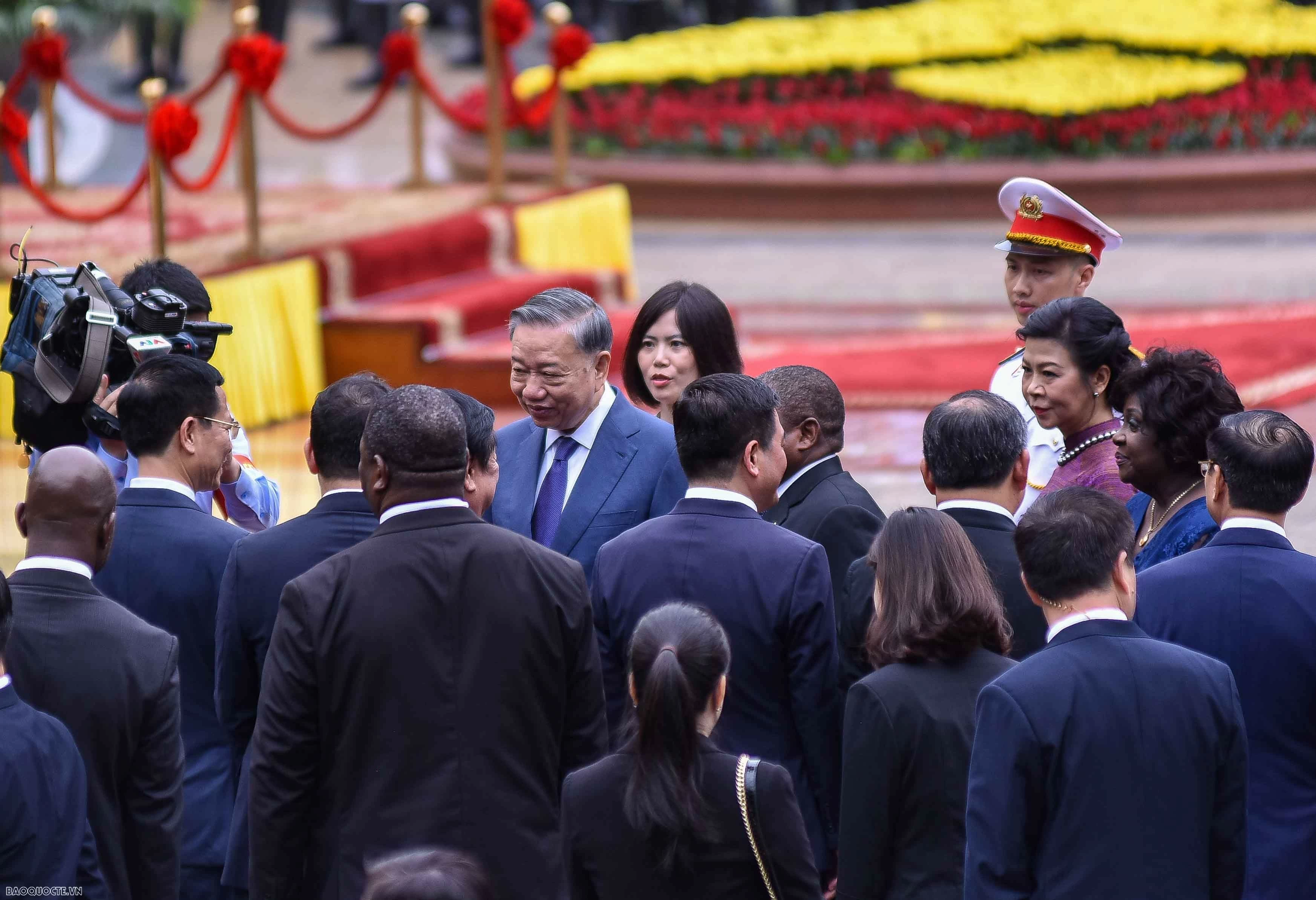 Welcome ceremony held for Mozambican President Filipe Jacinto Nyusi in Hanoi