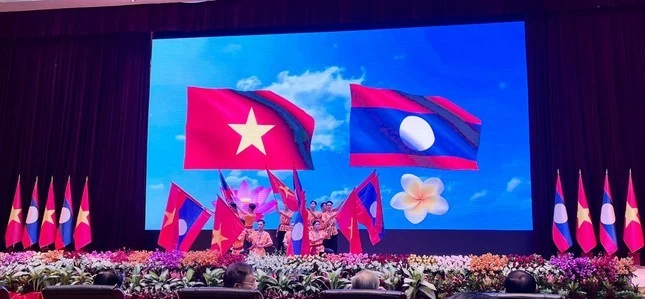 Tổng Bí thư, Chủ tịch nước Lào thăm Việt Nam: Trong đặc biệt vẫn có thêm những điều đặc biệt Tổng Bí thư, Chủ tịch nước Lào thăm Việt Nam: Trong đặc biệt vẫn có thêm những điều đặc biệt