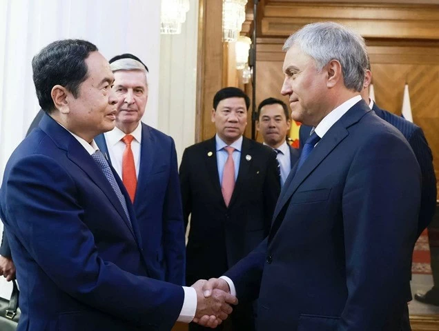 Vietnam - Russia top legislators hold talks enhancing parliamentary ties