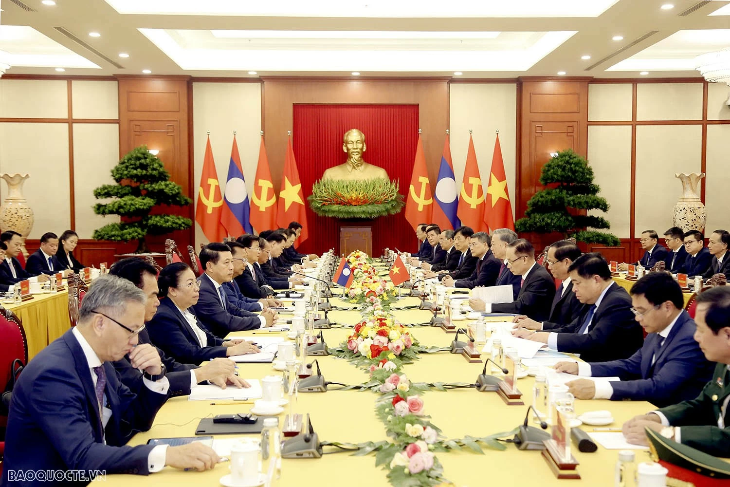 Vietnam, Laos issue Joint Statement on State visit