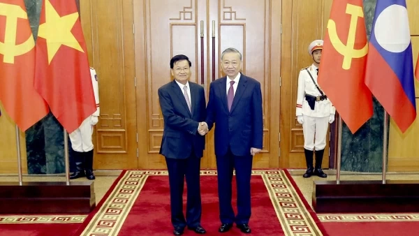 Vietnam, Laos issue Joint Statement on State visit