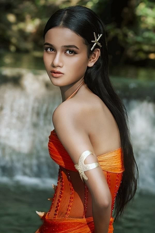 Outstanding Mixed-Race Beauty. (Photo: Ha Hien)