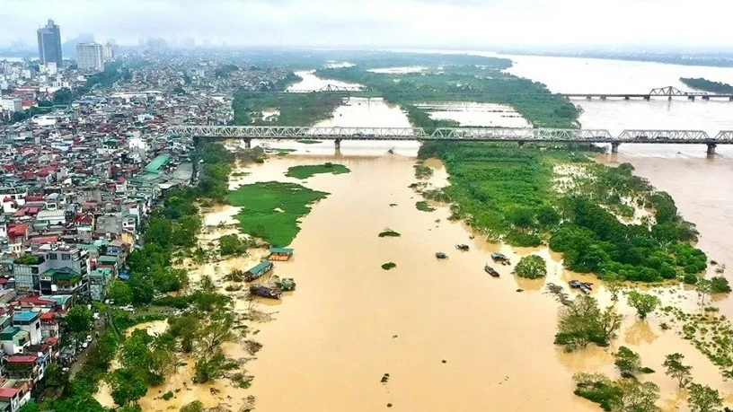 Hà Nội tập trung ứng phó với lũ lớn trên các sông