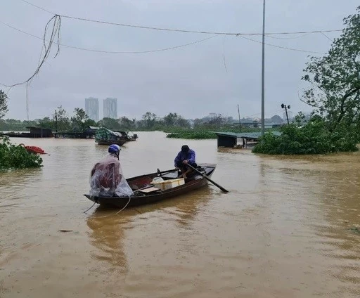 Hà Nội tập trung ứng phó với lũ lớn trên các sông