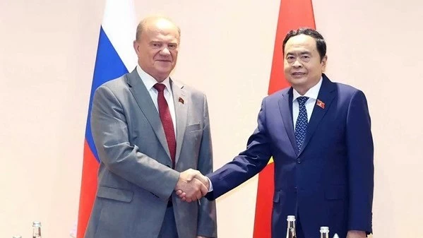 NA Chairman Tran Thanh Man meets leaders of major Russian political parties