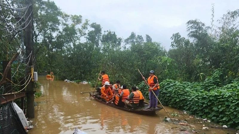 Hà Nội: Tạm ngừng cấp điện ở các điểm ngập để bảo đảm an toàn cho người dân